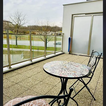 Euphoria/luxurious Apartment