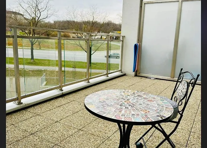 Euphoria/luxurious Apartment